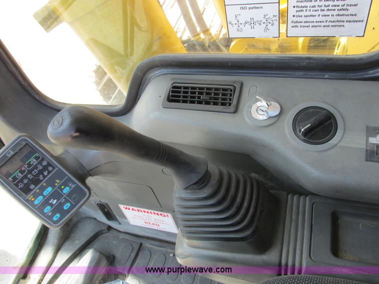 image for item I2551 2002 Komatsu PC600LC-6 excavator