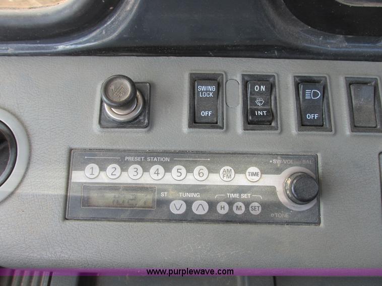 image for item I2551 2002 Komatsu PC600LC-6 excavator