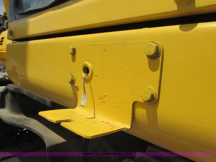 image for item I2551 2002 Komatsu PC600LC-6 excavator