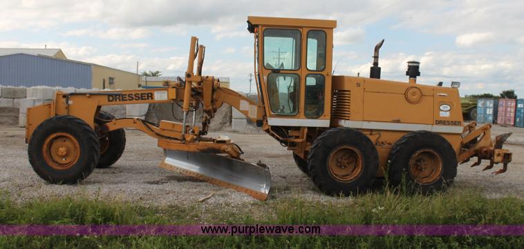 image for item I7355 1989 Dresser 850 articulated motor grader