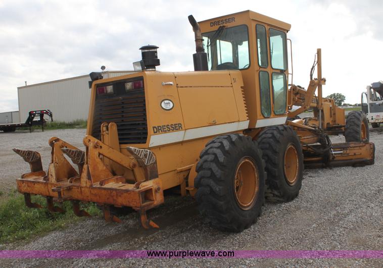 image for item I7355 1989 Dresser 850 articulated motor grader
