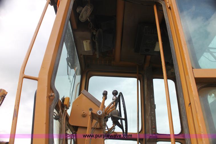 image for item I7355 1989 Dresser 850 articulated motor grader