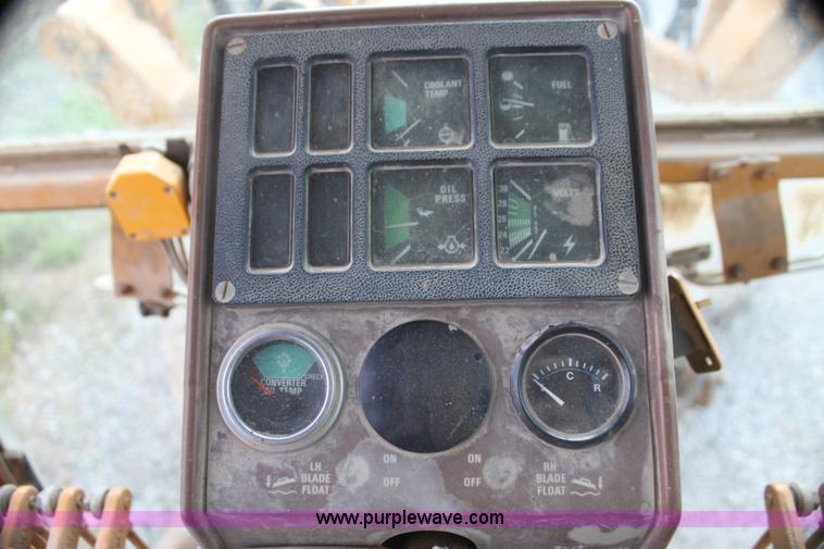 image for item I7355 1989 Dresser 850 articulated motor grader