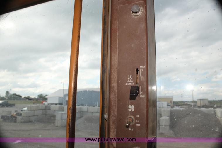 image for item I7355 1989 Dresser 850 articulated motor grader