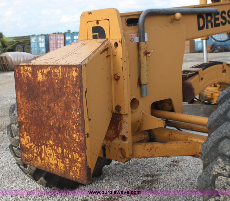 image for item I7355 1989 Dresser 850 articulated motor grader