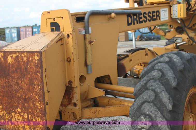 image for item I7355 1989 Dresser 850 articulated motor grader