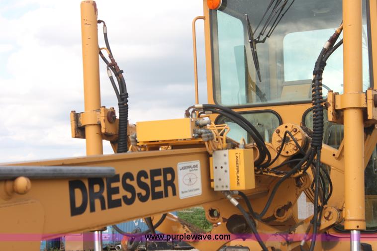 image for item I7355 1989 Dresser 850 articulated motor grader