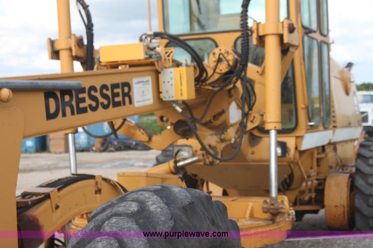 image for item I7355 1989 Dresser 850 articulated motor grader