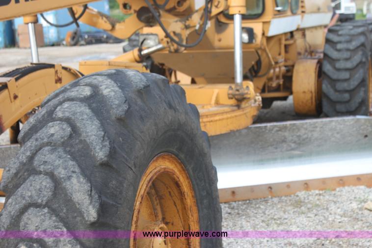 image for item I7355 1989 Dresser 850 articulated motor grader