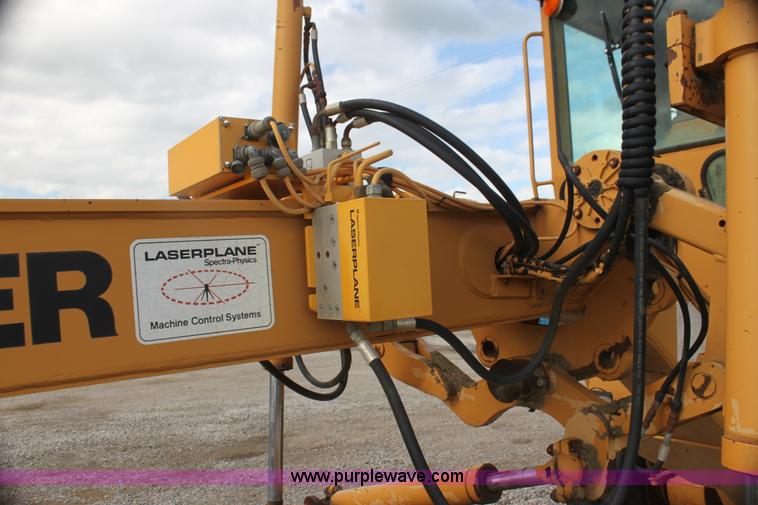 image for item I7355 1989 Dresser 850 articulated motor grader