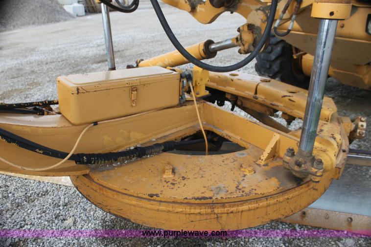 image for item I7355 1989 Dresser 850 articulated motor grader