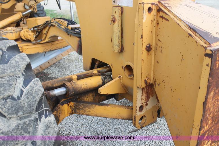 image for item I7355 1989 Dresser 850 articulated motor grader