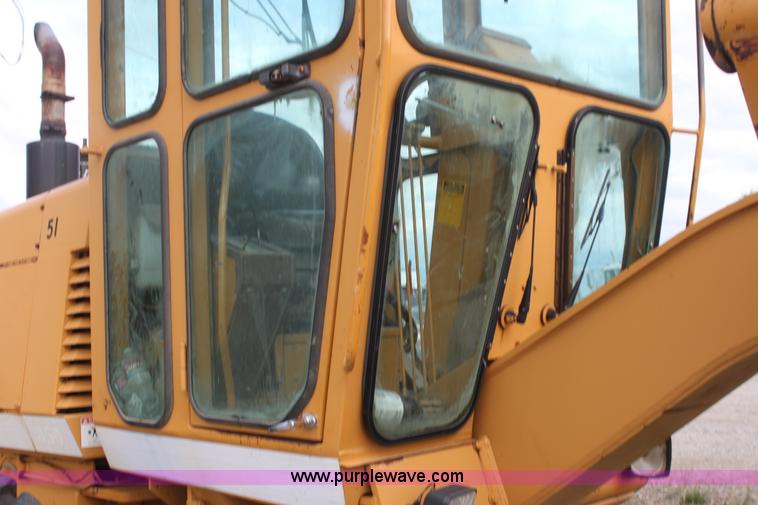 image for item I7355 1989 Dresser 850 articulated motor grader