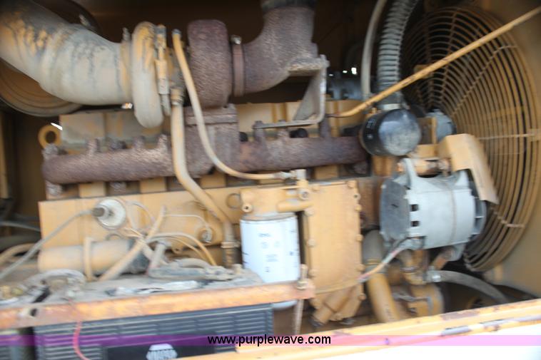 image for item I7355 1989 Dresser 850 articulated motor grader