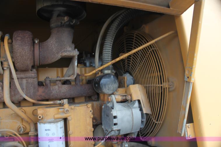 image for item I7355 1989 Dresser 850 articulated motor grader