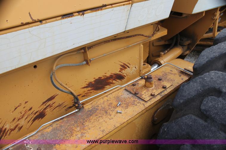 image for item I7355 1989 Dresser 850 articulated motor grader
