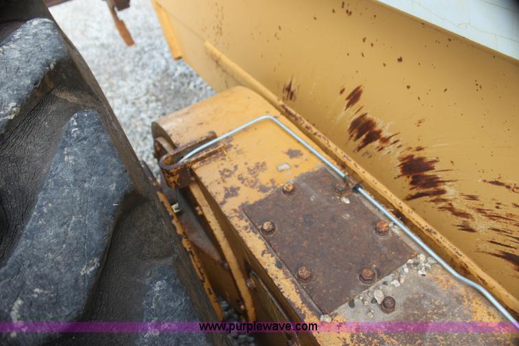 image for item I7355 1989 Dresser 850 articulated motor grader