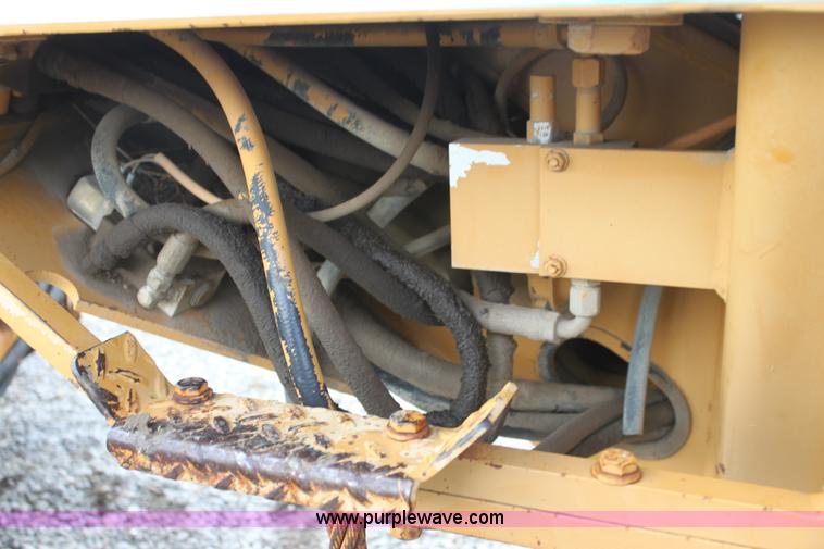 image for item I7355 1989 Dresser 850 articulated motor grader
