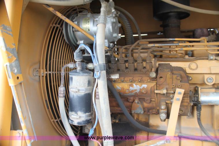 image for item I7355 1989 Dresser 850 articulated motor grader