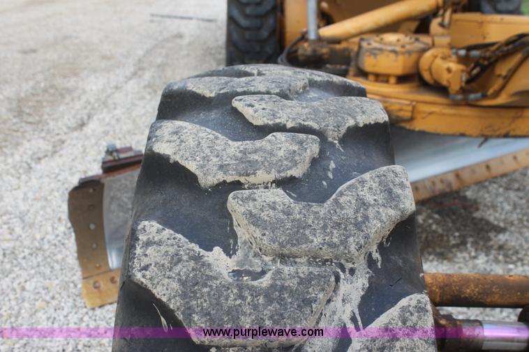 image for item I7355 1989 Dresser 850 articulated motor grader