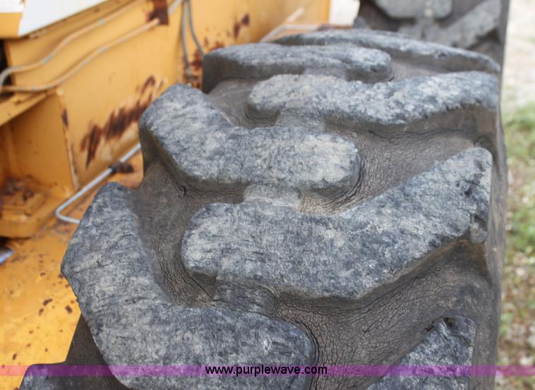 image for item I7355 1989 Dresser 850 articulated motor grader