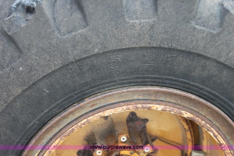 image for item I7355 1989 Dresser 850 articulated motor grader