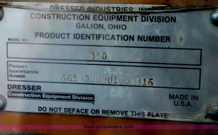 image for item I7355 1989 Dresser 850 articulated motor grader