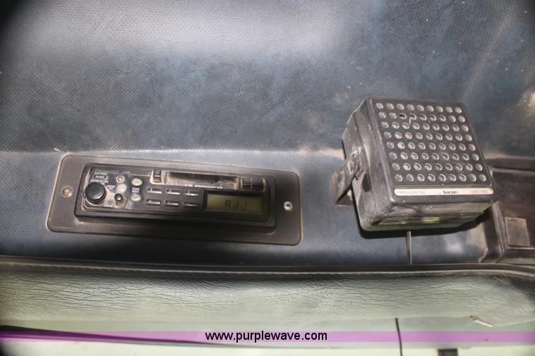 image for item I7357 1999 Mack CH613 dump truck