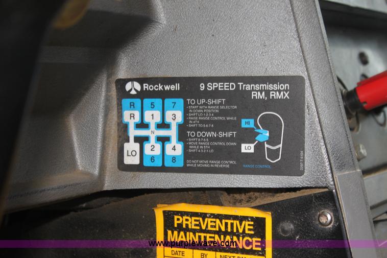 image for item I7357 1999 Mack CH613 dump truck