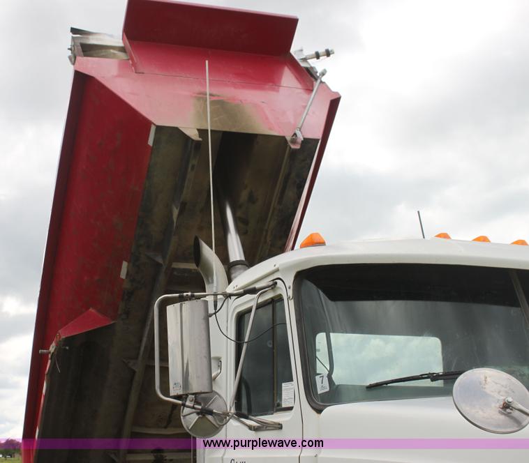image for item I7357 1999 Mack CH613 dump truck