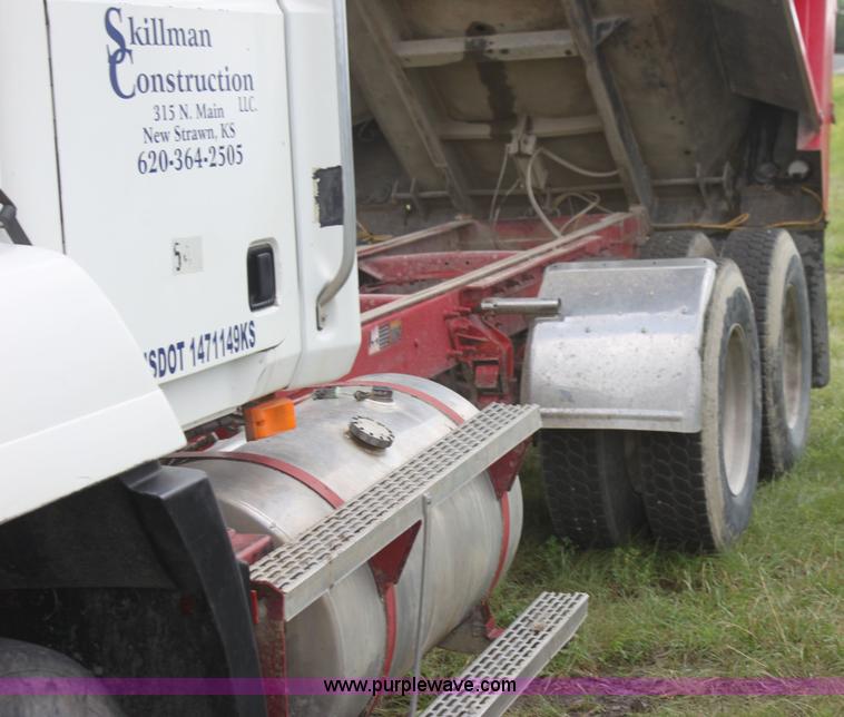 image for item I7357 1999 Mack CH613 dump truck