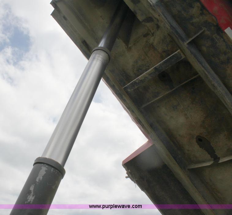 image for item I7357 1999 Mack CH613 dump truck