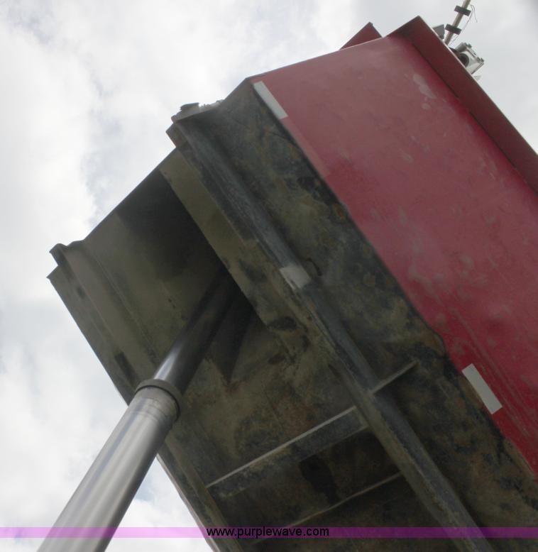 image for item I7357 1999 Mack CH613 dump truck