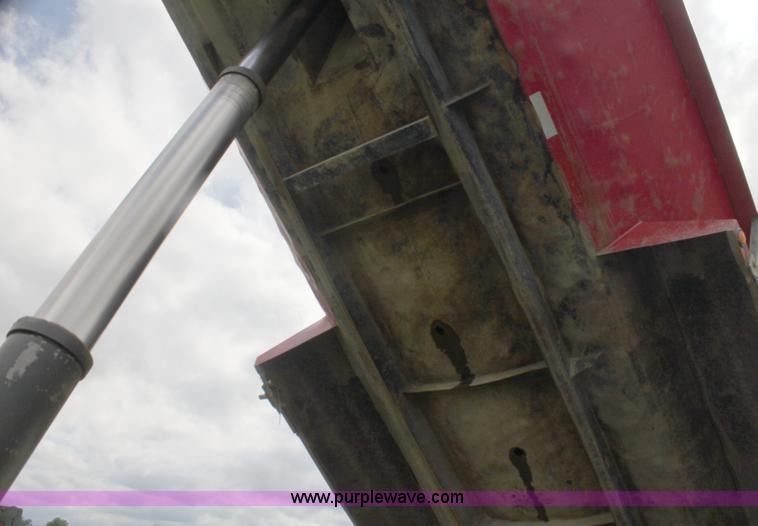 image for item I7357 1999 Mack CH613 dump truck