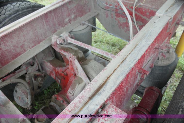 image for item I7357 1999 Mack CH613 dump truck