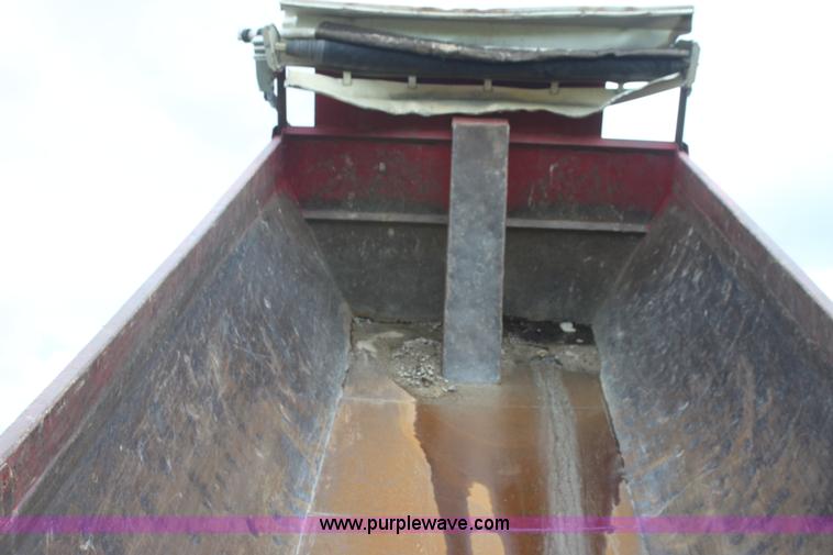 image for item I7357 1999 Mack CH613 dump truck