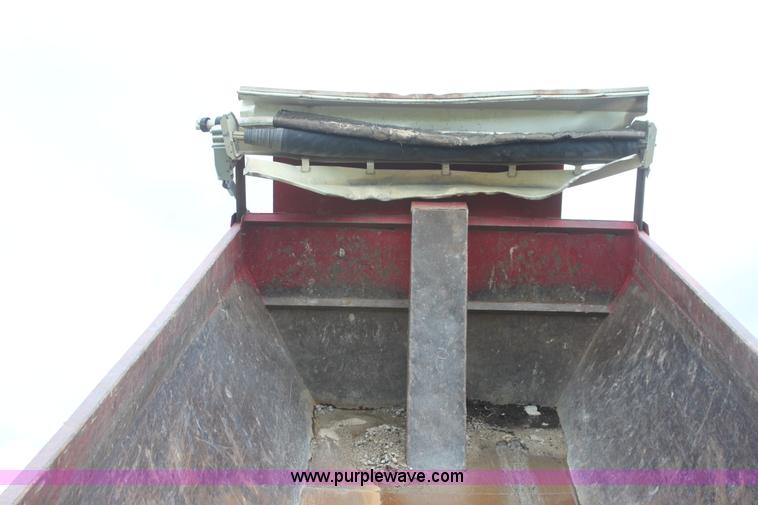 image for item I7357 1999 Mack CH613 dump truck