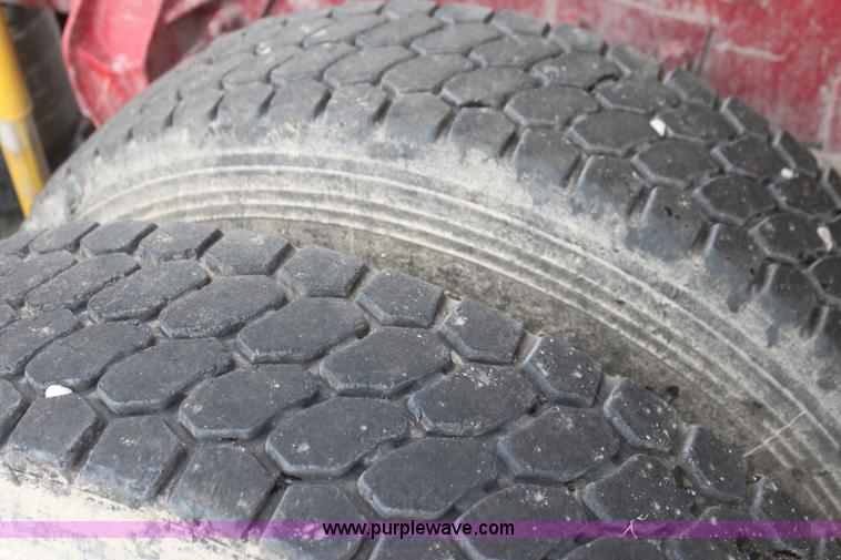 image for item I7357 1999 Mack CH613 dump truck