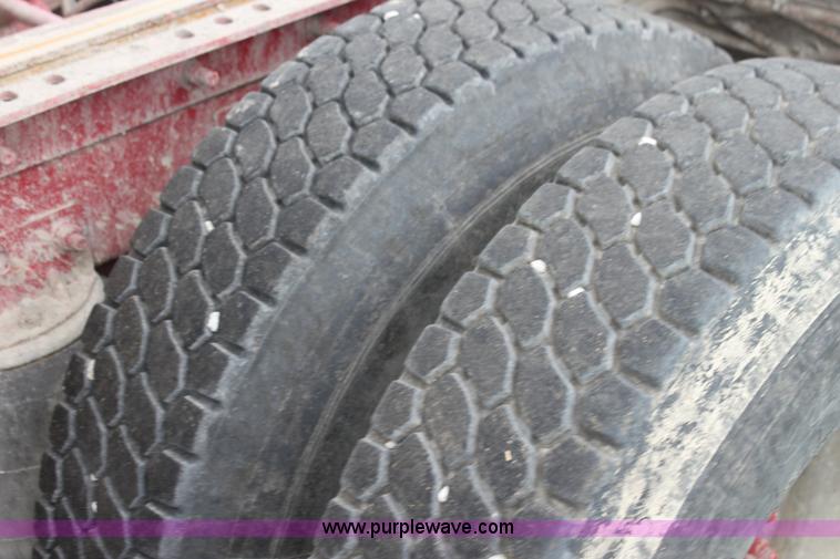 image for item I7357 1999 Mack CH613 dump truck