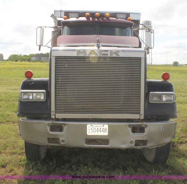 image for item I7359 1987 Mack RW713 dump truck
