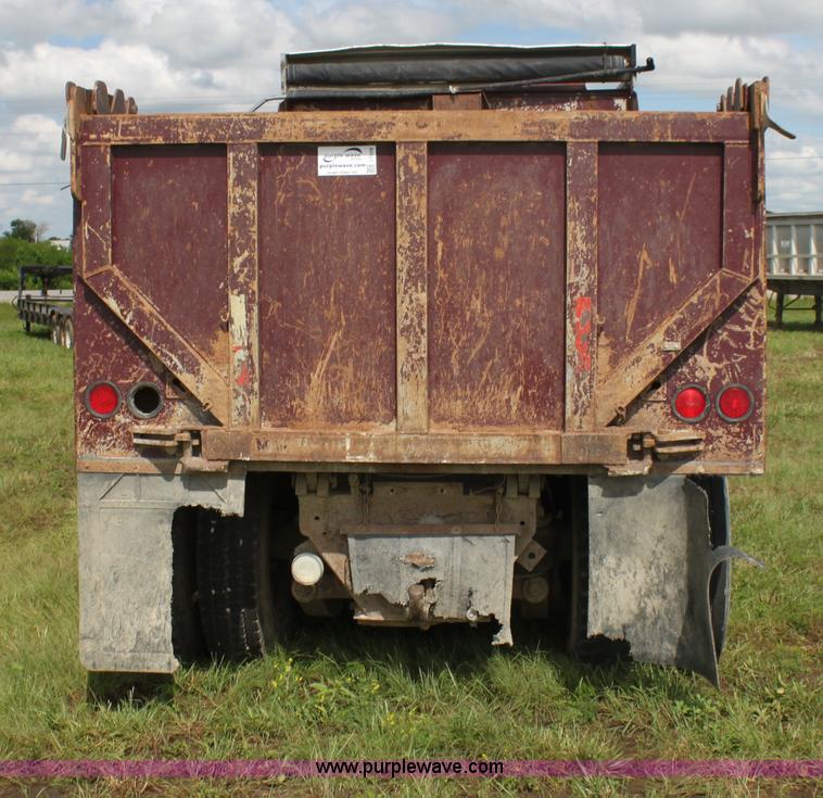 image for item I7359 1987 Mack RW713 dump truck