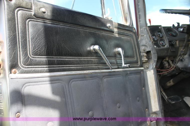 image for item I7359 1987 Mack RW713 dump truck