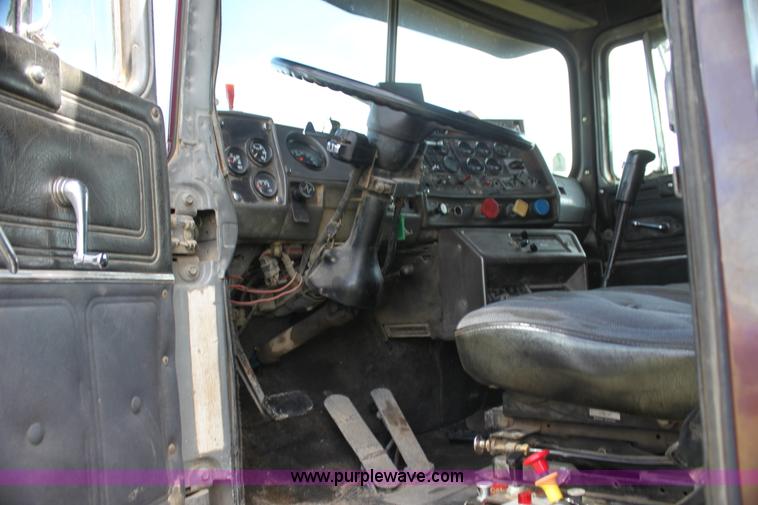 image for item I7359 1987 Mack RW713 dump truck