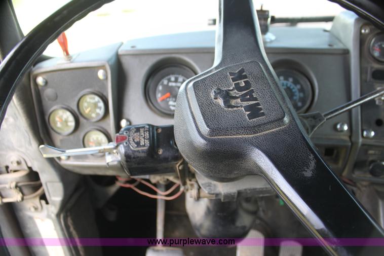 image for item I7359 1987 Mack RW713 dump truck