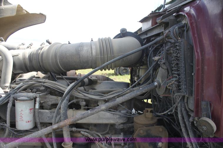 image for item I7359 1987 Mack RW713 dump truck