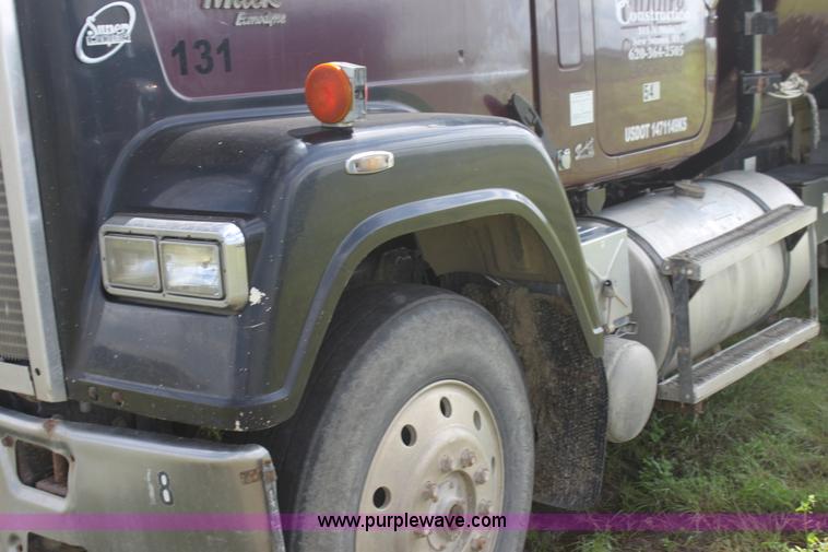 image for item I7359 1987 Mack RW713 dump truck