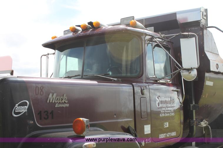 image for item I7359 1987 Mack RW713 dump truck