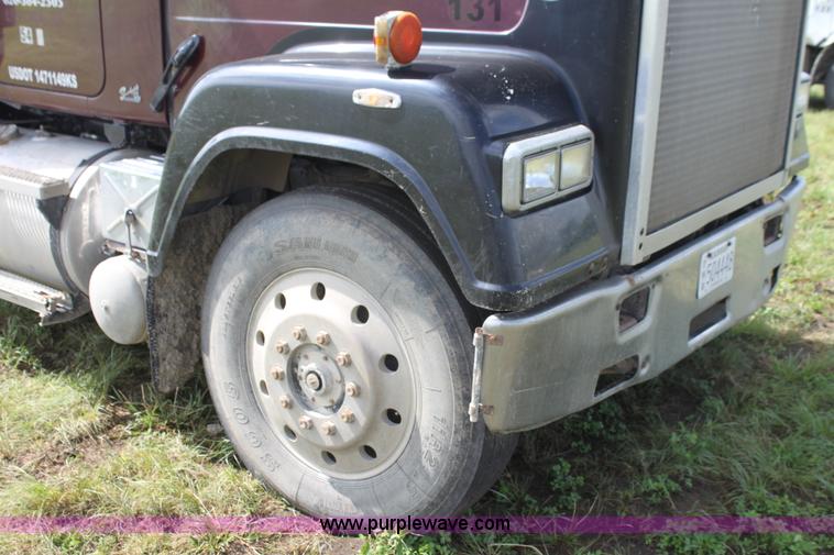 image for item I7359 1987 Mack RW713 dump truck