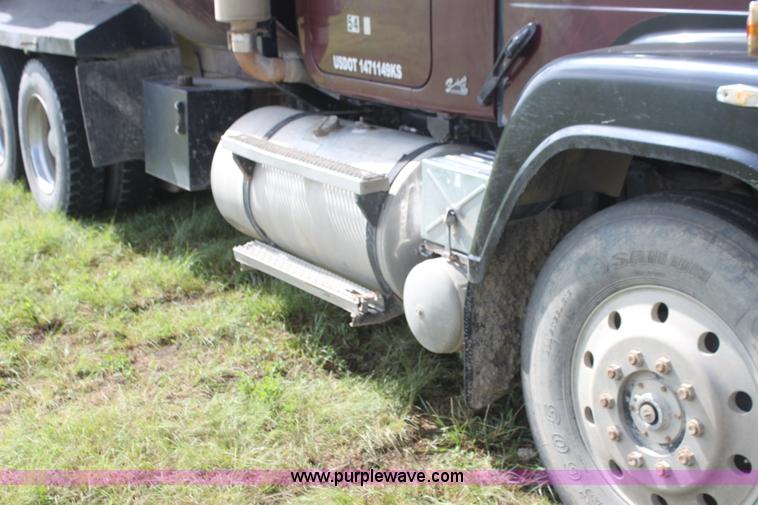 image for item I7359 1987 Mack RW713 dump truck