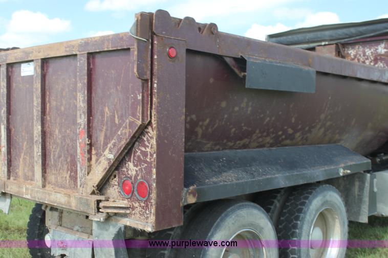 image for item I7359 1987 Mack RW713 dump truck